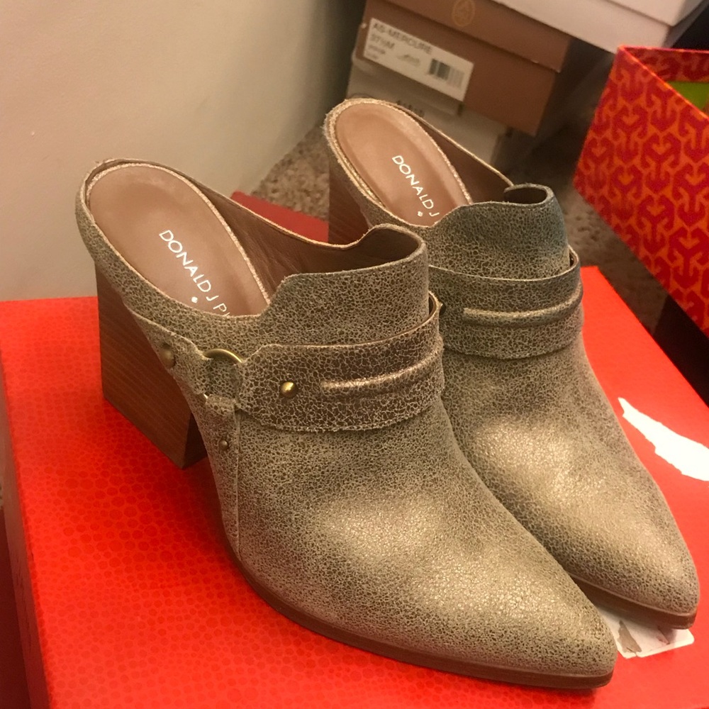 Donald J Pliner gold/tan open bootie